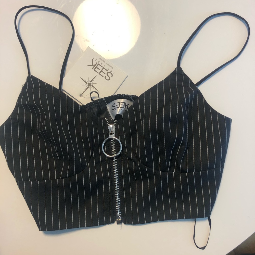 LF MINI CROP TOP (NEVER WORN))